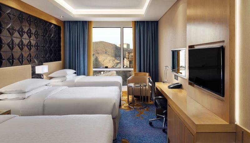 Sheraton Makkah Jabal Al Kaaba room, 5 star 14-night December Umrah package